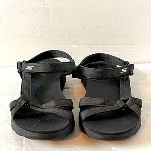 Sketchers Goga Max Sport Sandal Black Women’s Sz 9